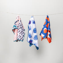 Load image into Gallery viewer, Buzzee Double Sided Tea Towel - Retro Blue