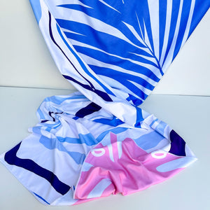 Buzzee Compact Beach Towel - Blue Palm